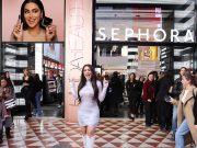 Huda Kattan ospite da Sephora Italia